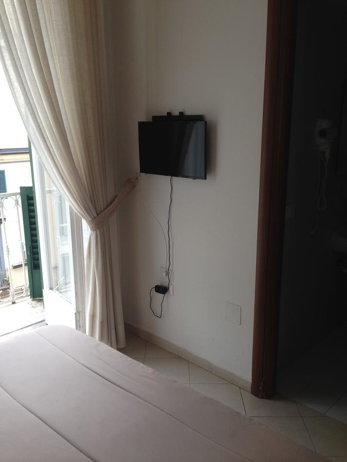 B&B La Conigliera Napoli Bagian luar foto