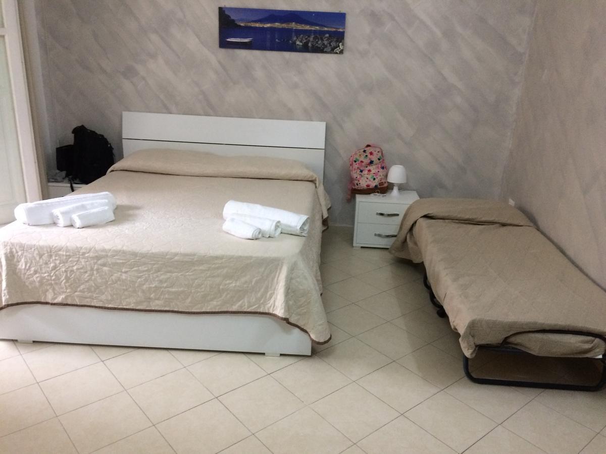 B&B La Conigliera Napoli Bagian luar foto