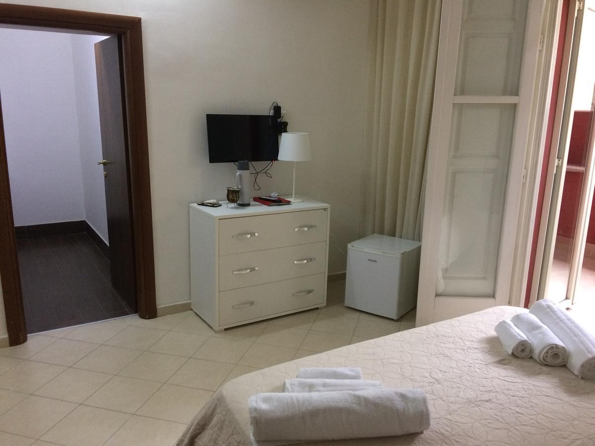 B&B La Conigliera Napoli Bagian luar foto
