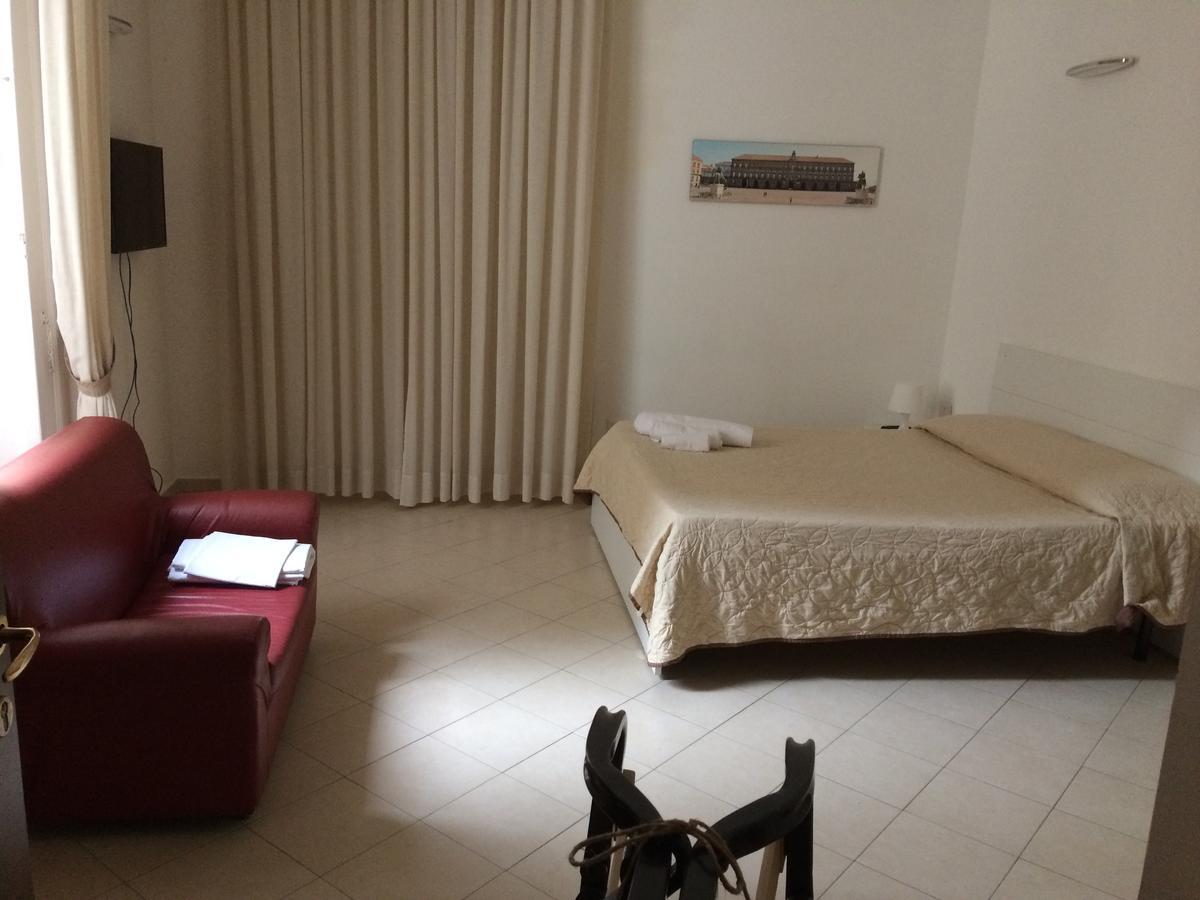 B&B La Conigliera Napoli Bagian luar foto