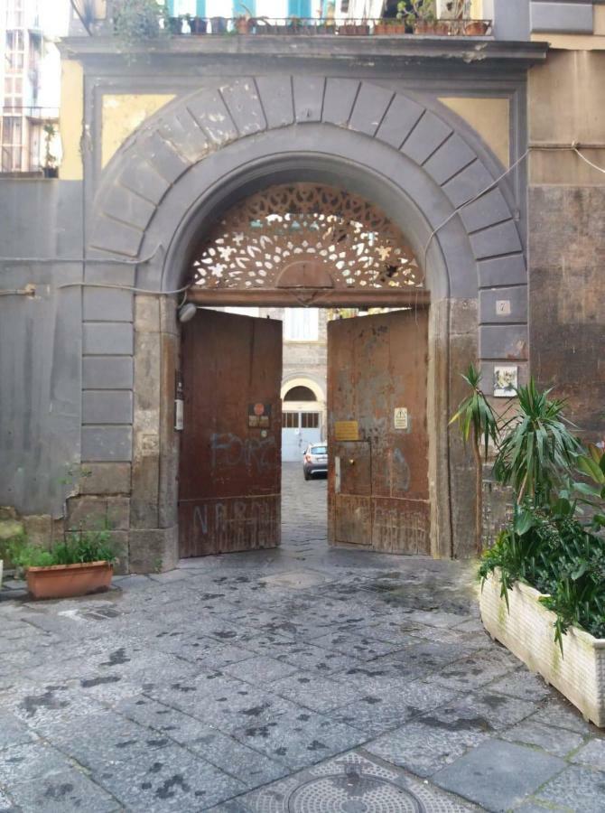 B&B La Conigliera Napoli Bagian luar foto